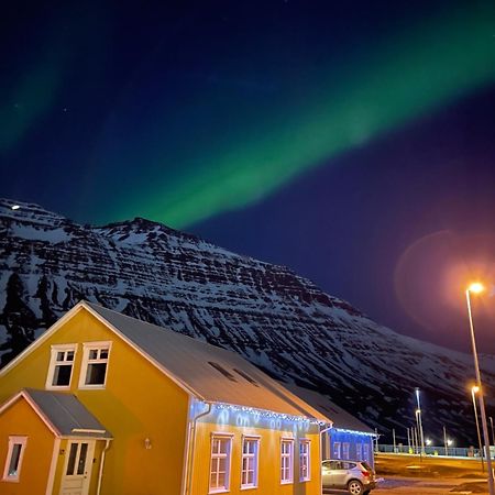 Lonsleira Apartments Seyðisfjörður エクステリア 写真