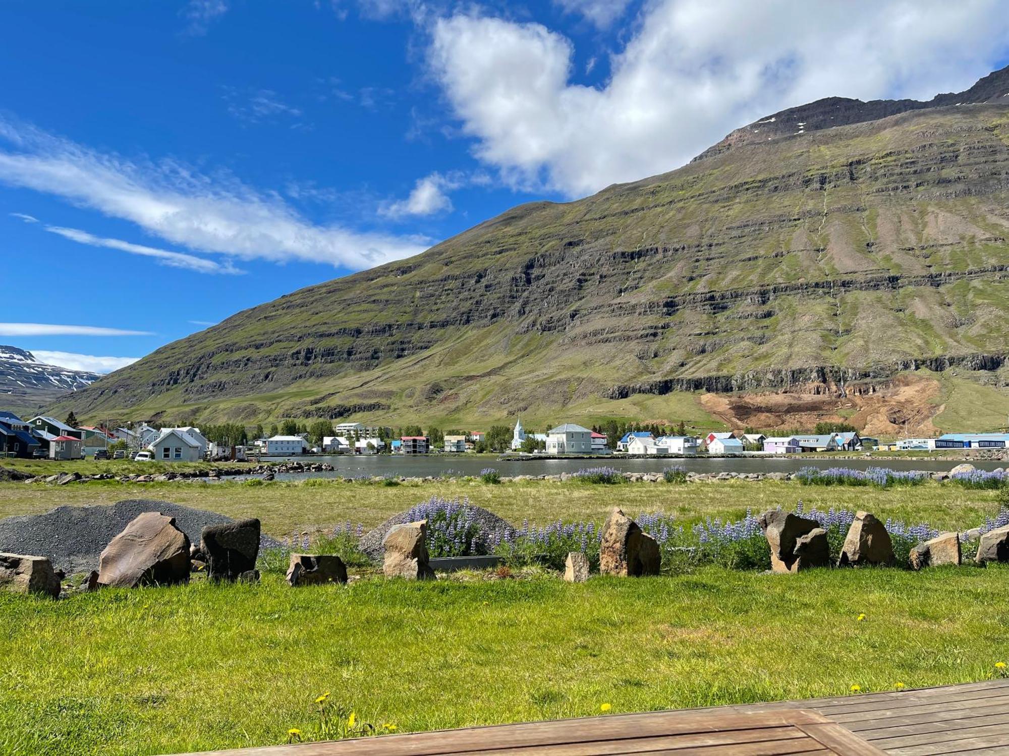 Lonsleira Apartments Seyðisfjörður エクステリア 写真