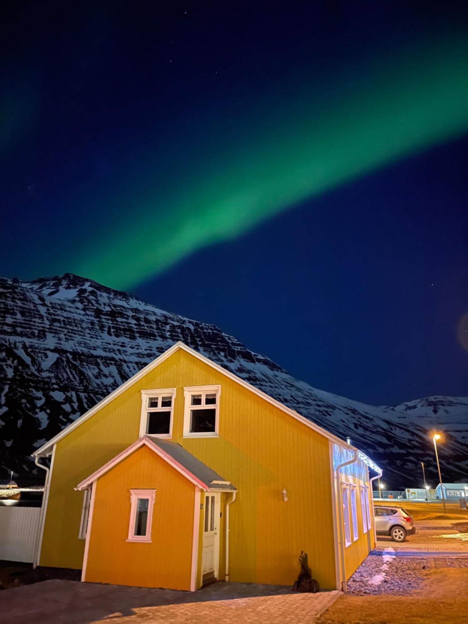 Lonsleira Apartments Seyðisfjörður エクステリア 写真