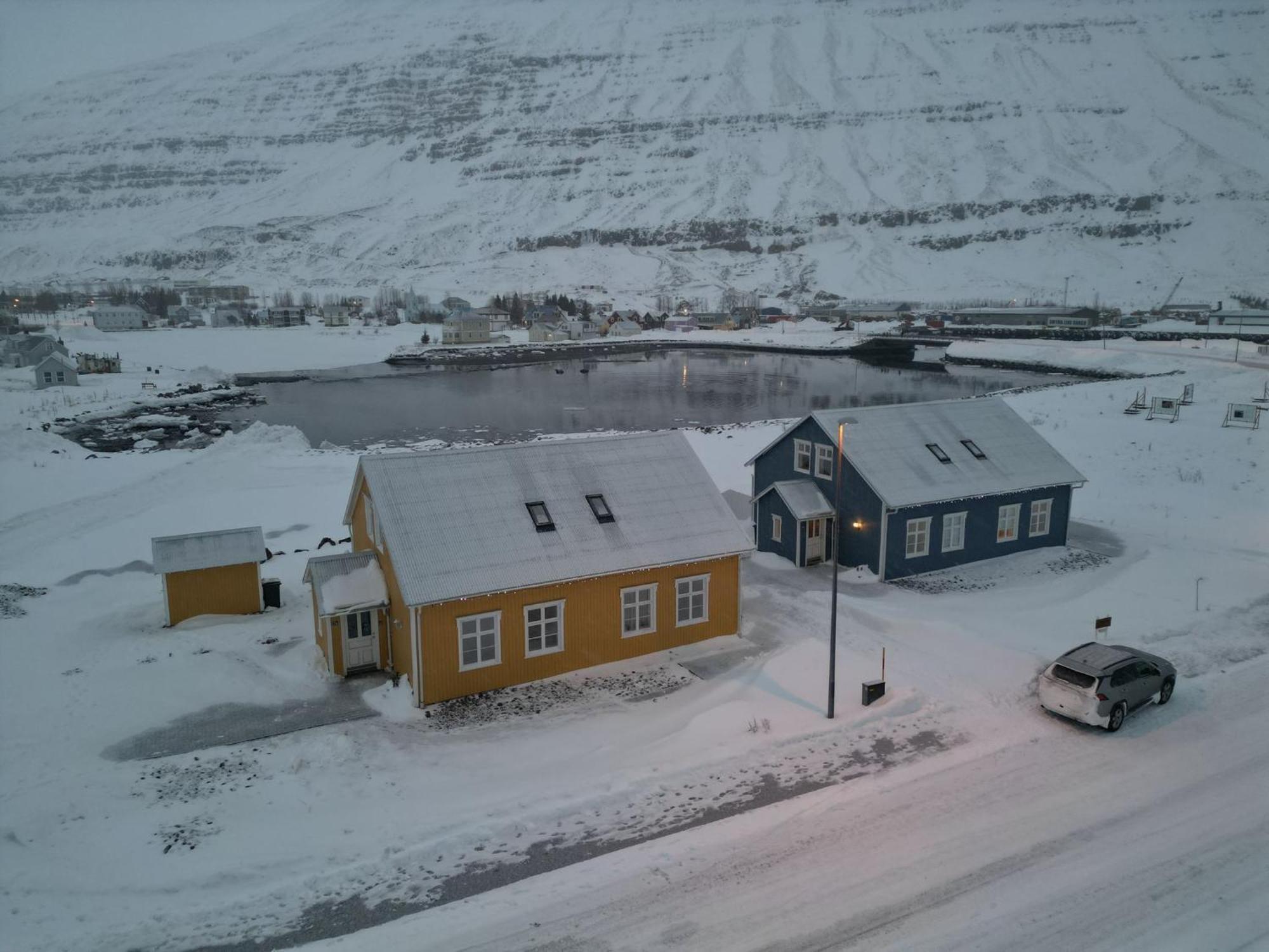 Lonsleira Apartments Seyðisfjörður エクステリア 写真